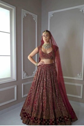 How to design your lehenga for royal finesse?